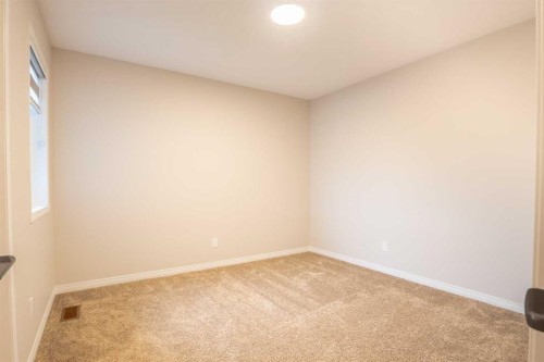 56 Corner Glen Green Ne, Calgary, AB 