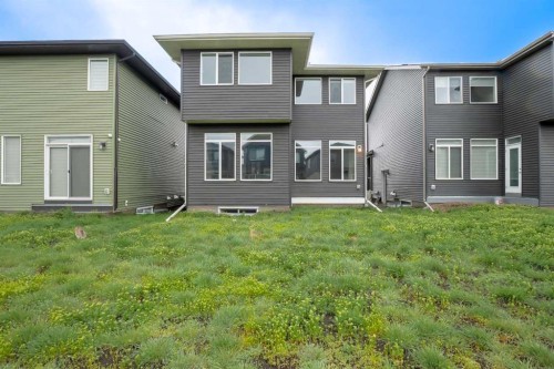 56 Corner Glen Green Ne, Calgary, AB 