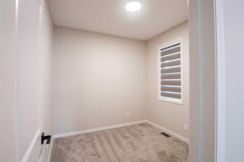 56 Corner Glen Green Ne, Calgary, AB 
