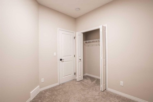 56 Corner Glen Green Ne, Calgary, AB 
