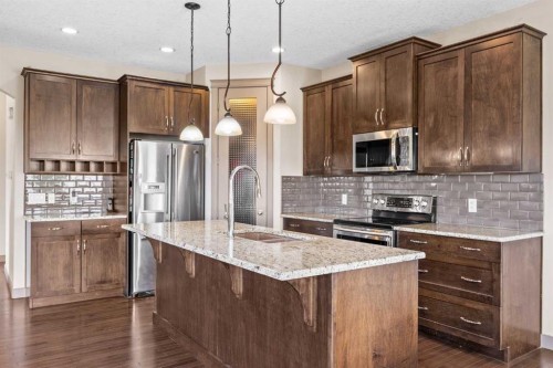 282 Pantego Terrace Nw, Calgary, AB - Indoor Photo Showing Kitchen With Upgraded Kitchen