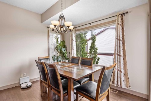 282 Pantego Terrace Nw, Calgary, AB - Indoor Photo Showing Dining Room