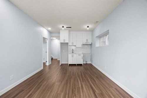 282 Pantego Terrace Nw, Calgary, AB - Indoor Photo Showing Kitchen