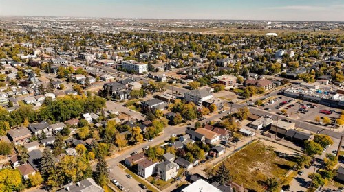 129 18 Avenue Nw, Calgary, AB - Outdoor With View