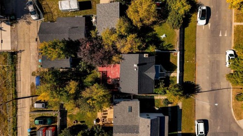 129 18 Avenue Nw, Calgary, AB - Outdoor