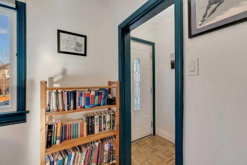 129 18 Avenue Nw, Calgary, AB - Indoor Photo Showing Other Room