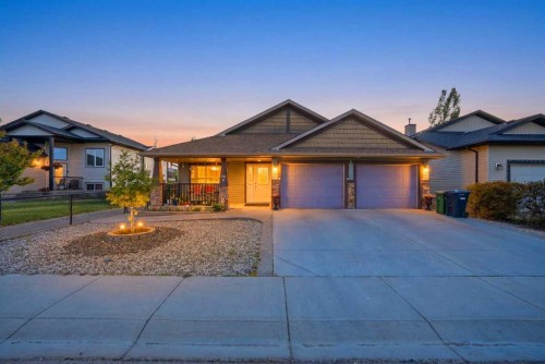 203 Hillcrest Boulevard, Strathmore, AB 