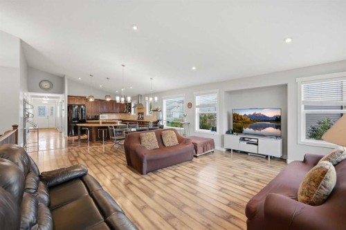 203 Hillcrest Boulevard, Strathmore, AB 
