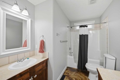 203 Hillcrest Boulevard, Strathmore, AB 