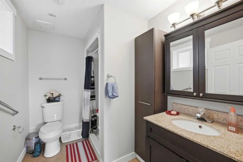 203 Hillcrest Boulevard, Strathmore, AB 