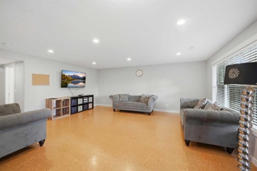 203 Hillcrest Boulevard, Strathmore, AB 