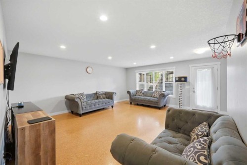 203 Hillcrest Boulevard, Strathmore, AB 