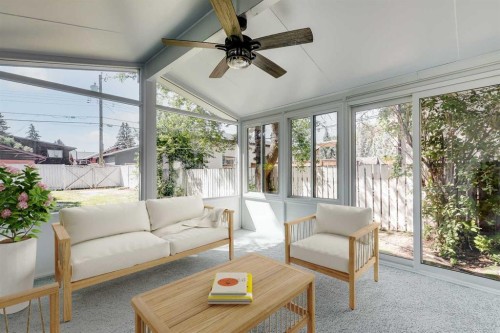245 21 Avenue Nw, Calgary, AB - Indoor Photo Showing Living Room