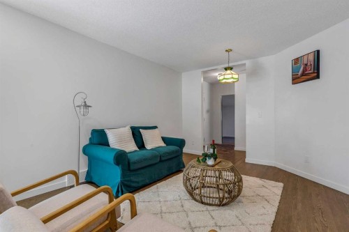 245 21 Avenue Nw, Calgary, AB - Indoor Photo Showing Living Room