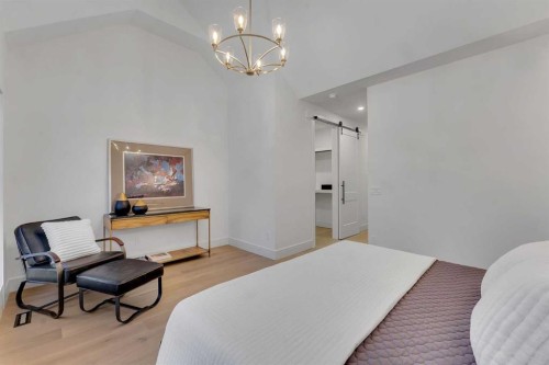 1727 19 Avenue Nw, Calgary, AB - Indoor Photo Showing Bedroom