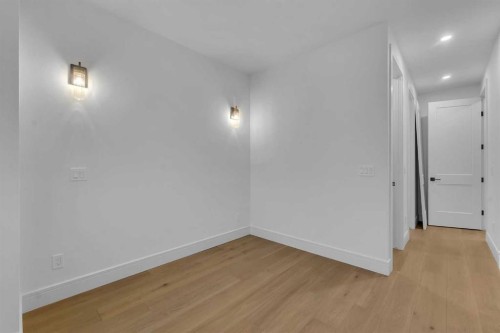 1727 19 Avenue Nw, Calgary, AB - Indoor Photo Showing Other Room