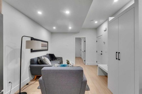 1727 19 Avenue Nw, Calgary, AB - Indoor