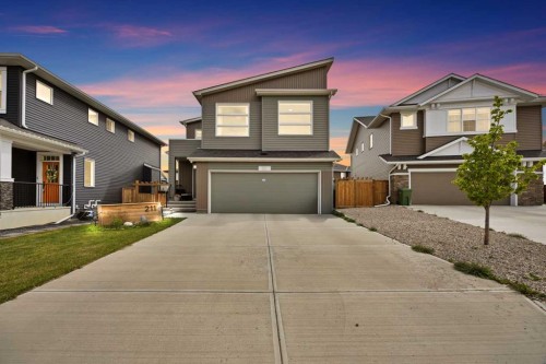 211 Dawson Harbour Court  Chestermere, AB T1X 1Z6