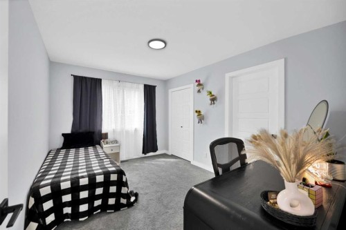 211 Dawson Harbour Court, Chestermere, AB 