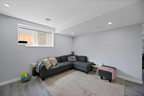 211 Dawson Harbour Court, Chestermere, AB 