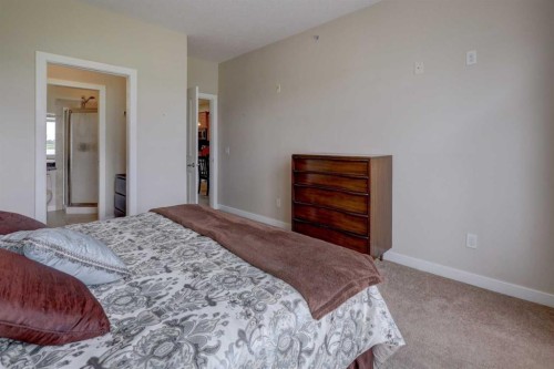 301-1005B Westmount Drive, Strathmore, AB 