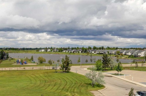 301-1005B Westmount Drive, Strathmore, AB 