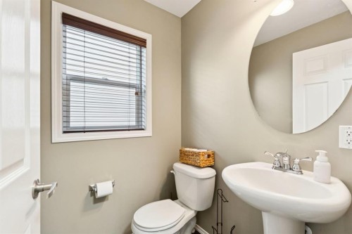 943 Windsong Drive Sw, Airdrie, AB - Indoor Photo Showing Bathroom
