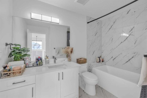 97 Baysprings Gardens Sw, Airdrie, AB - Indoor Photo Showing Bathroom