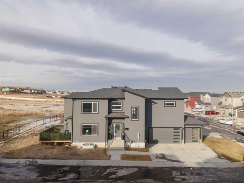 97 Baysprings Gardens Sw, Airdrie, AB - Outdoor