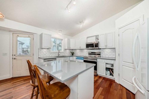 76 Hillview Drive, Strathmore, AB 