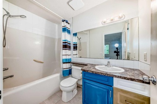 76 Hillview Drive, Strathmore, AB 
