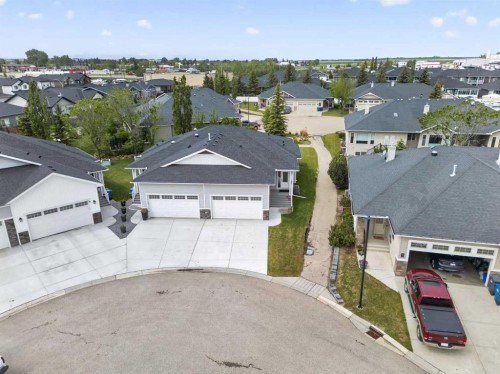 66 Stenlea Gate, Carstairs, AB 