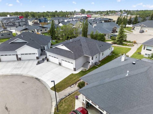 66 Stenlea Gate, Carstairs, AB 