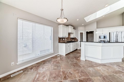 35 Arbour Vista Way Nw, Calgary, AB - Indoor Photo Showing Kitchen