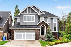 68 Westland Crescent SW Calgary, AB T3H 0W1