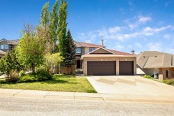 59 Signature Heights SW Calgary, AB T3H 3C1