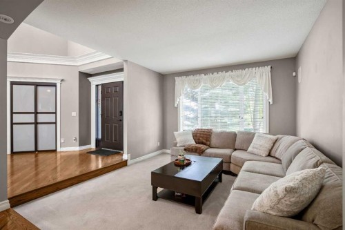 59 Signature Heights Sw, Calgary, AB 