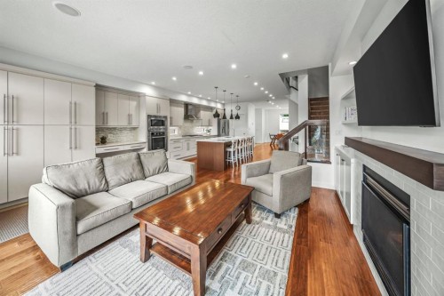 1734 37 Avenue Sw, Calgary, AB 