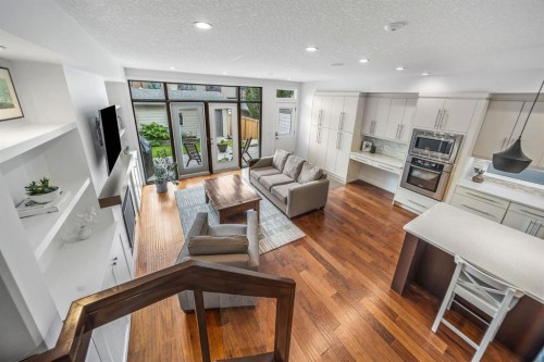 1734 37 Avenue Sw, Calgary, AB 