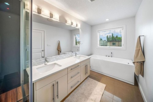 1734 37 Avenue Sw, Calgary, AB 