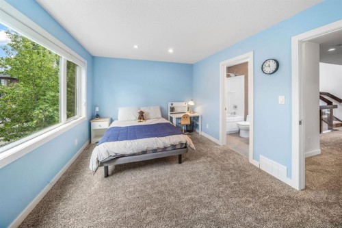 1734 37 Avenue Sw, Calgary, AB 