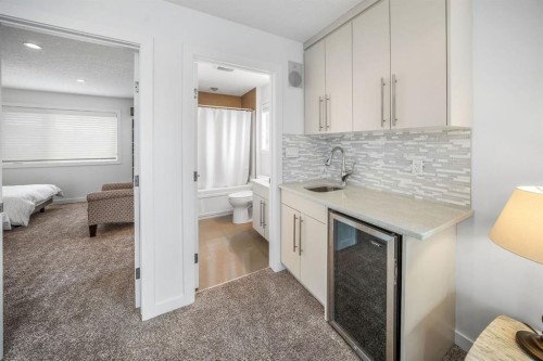 1734 37 Avenue Sw, Calgary, AB 