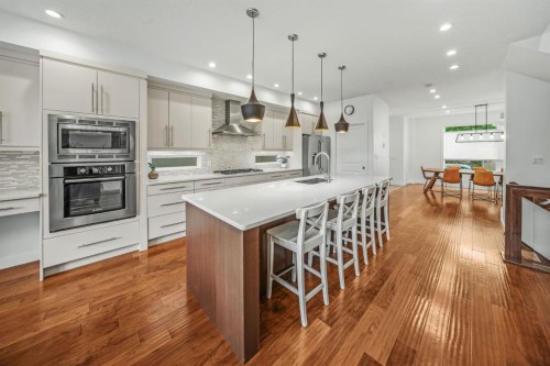 1734 37 Avenue Sw, Calgary, AB 
