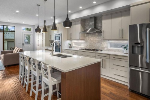 1734 37 Avenue Sw, Calgary, AB 