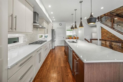 1734 37 Avenue Sw, Calgary, AB 