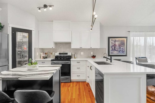 94 Edgebrook Heights Nw, Calgary, AB - Indoor Photo Showing Kitchen
