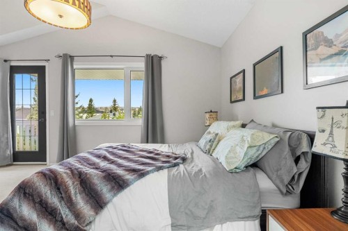 94 Edgebrook Heights Nw, Calgary, AB - Indoor Photo Showing Bedroom