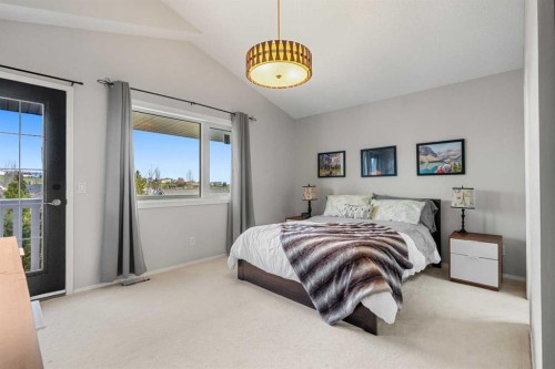 94 Edgebrook Heights Nw, Calgary, AB - Indoor Photo Showing Bedroom