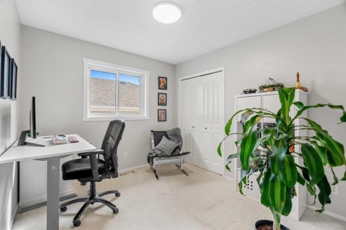 94 Edgebrook Heights Nw, Calgary, AB - Indoor Photo Showing Office