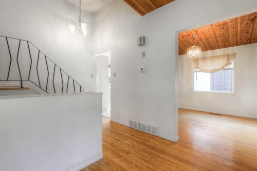4512 Varsity Drive Nw, Calgary, AB 